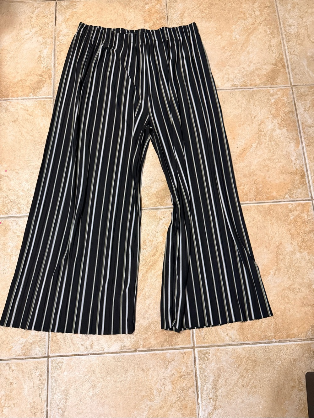 Rouge Collection 3X Flowy Pants